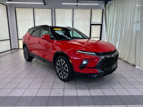 Used 2023 Chevrolet Blazer RS w/ Enhanced Convenience Package AWD/4WD image 2