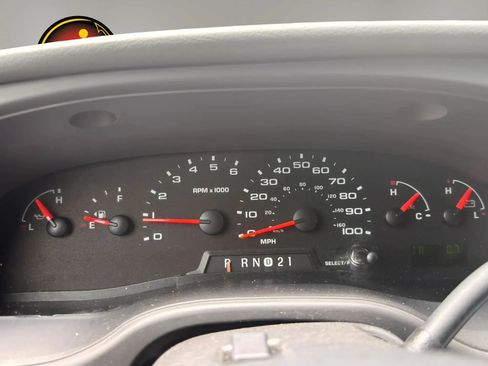 Used 2008 Ford E-350 and Econoline 350 XLT RWD image 12