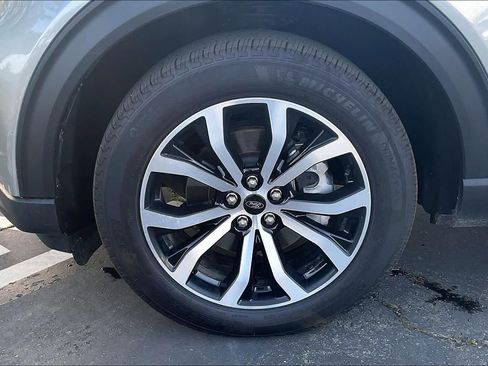 Used 2023 Ford Explorer ST-Line w/ Class IV Trailer Tow Package image 12