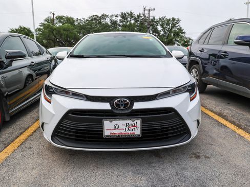 Used 2024 Toyota Corolla LE FWD image 4