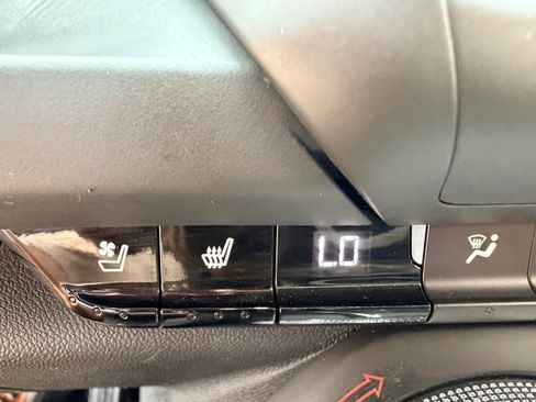 Used 2018 Chevrolet Camaro LT RWD image 14