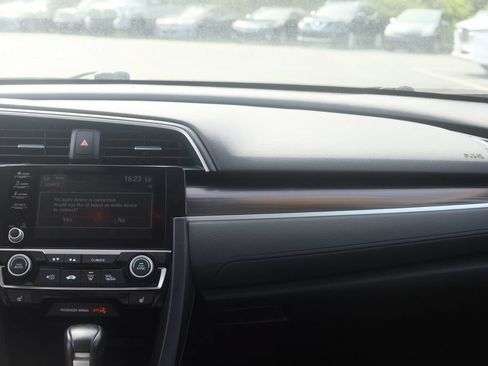 Used 2020 Honda Civic EX image 16