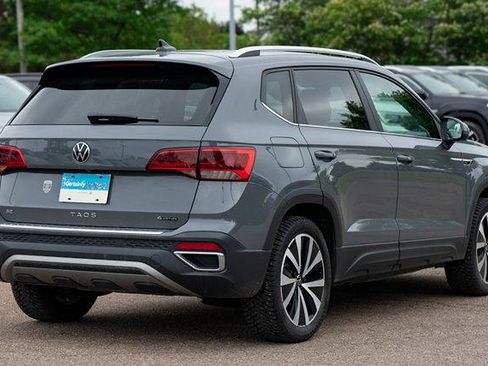 Certified 2023 Volkswagen Taos SE w/ Panoramic Sunroof Package AWD/4WD image 6