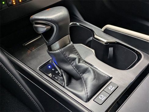 Used 2023 Lexus ES 300h w/ Premium Package image 16