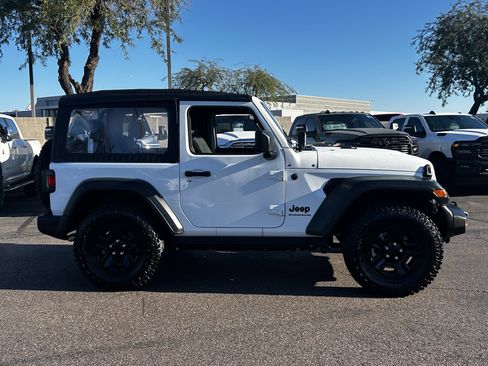 Used 2025 Jeep Wrangler Sport image 5