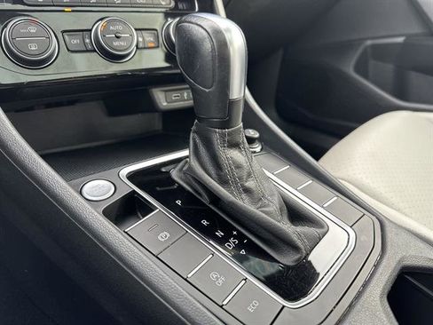 Certified 2020 Volkswagen Jetta R-Line image 26