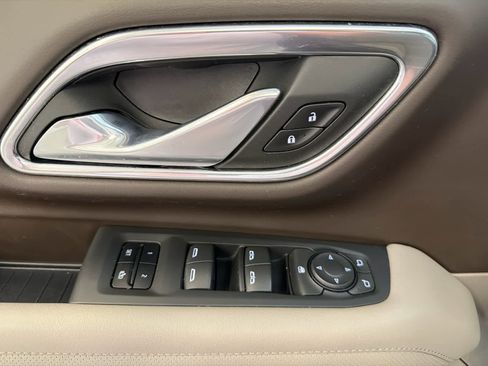 Used 2021 GMC Yukon XL SLT image 18