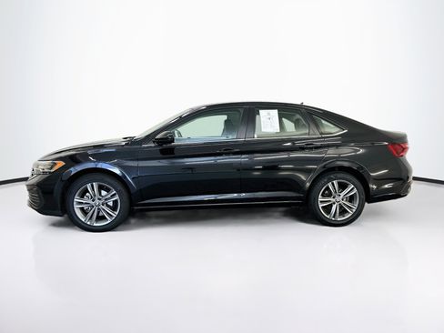 Used 2024 Volkswagen Jetta SE FWD image 4