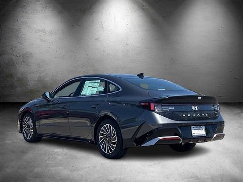 New 2025 Hyundai Sonata Limited image 4