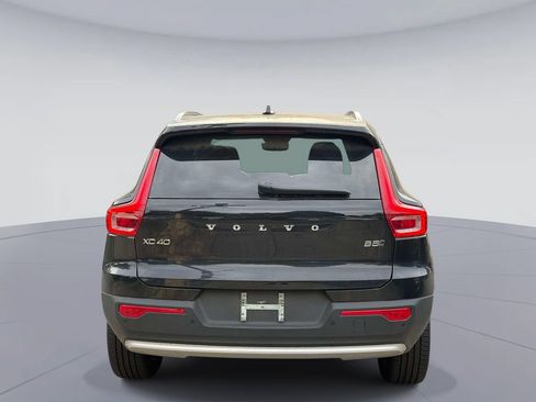 Used 2025 Volvo XC40 B5 Core w/ Protection Package Premier AWD/4WD image 7