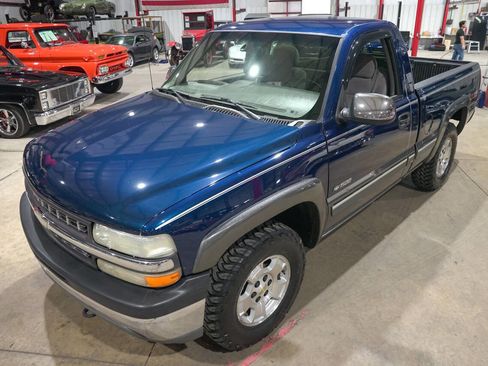 Used 2000 Chevrolet Silverado 1500 LS w/ Off-Road Chassis Pkg AWD/4WD image 15