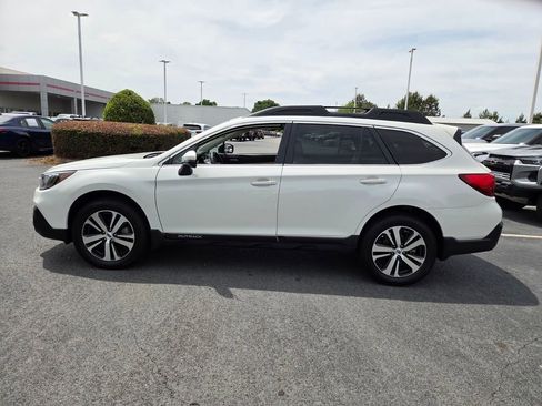 Used 2018 Subaru Outback 2.5i Limited image 4