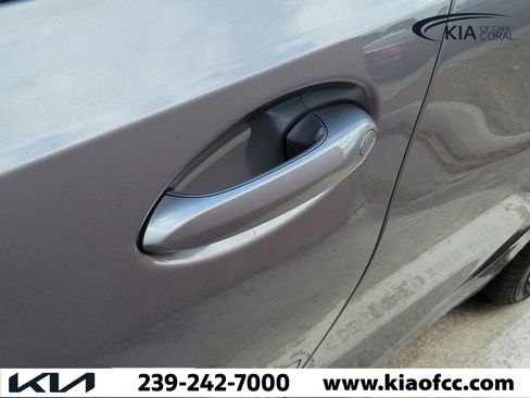 Used 2023 BMW 330i Sedan w/ Convenience Package RWD image 6