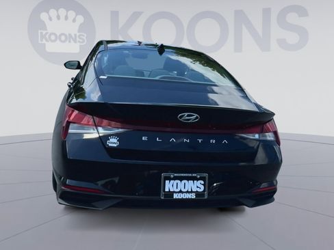Used 2023 Hyundai Elantra SEL FWD image 10