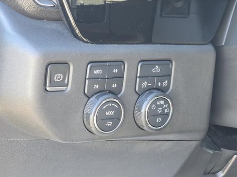 Used 2023 Chevrolet Silverado 1500 LT Trail Boss w/ Protection Package image 8