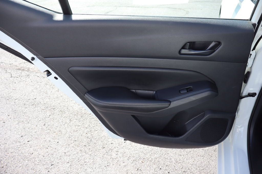 Used 2024 Nissan Altima 2.5 SV w/ SV Premium Package FWD image 30