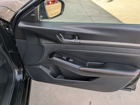 Used 2024 Nissan Altima 2.5 SR image 35