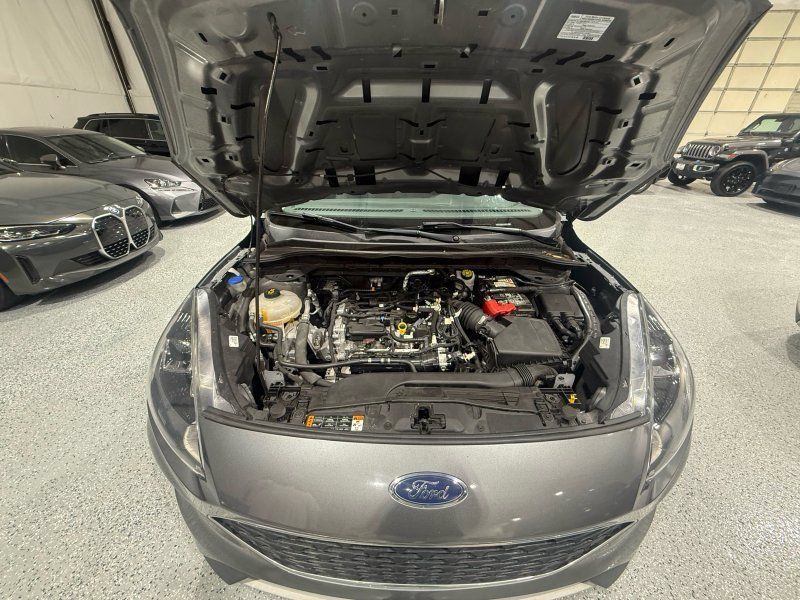 Used 2022 Ford Escape SE FWD image 13