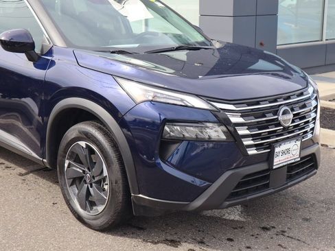 Certified 2025 Nissan Rogue SV AWD/4WD image 4
