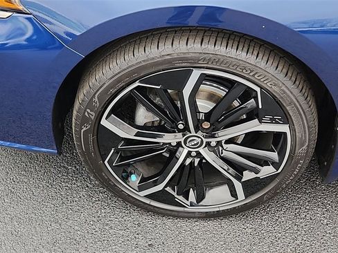 Used 2023 Nissan Altima 2.5 SR w/ SR Premium Package image 14