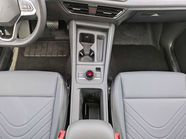 New 2026 Volkswagen Tiguan SE FWD image 17