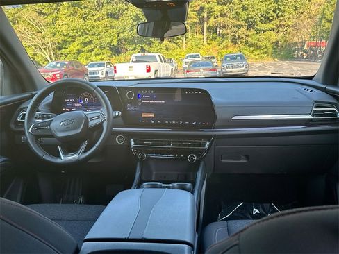 Used 2024 Chevrolet Traverse Z71 w/ LPO, Floor Liner Package image 31