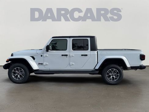New 2026 Jeep Gladiator Sport AWD/4WD image 4