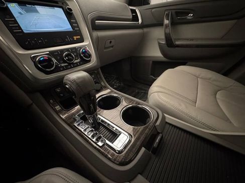 Used 2017 GMC Acadia Limited SLT image 10