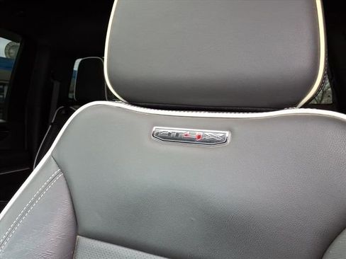 Used 2025 GMC Sierra 2500 AT4X image 25