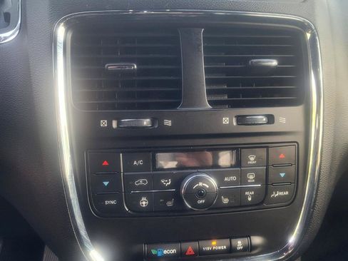 Used 2019 Dodge Grand Caravan GT FWD image 17