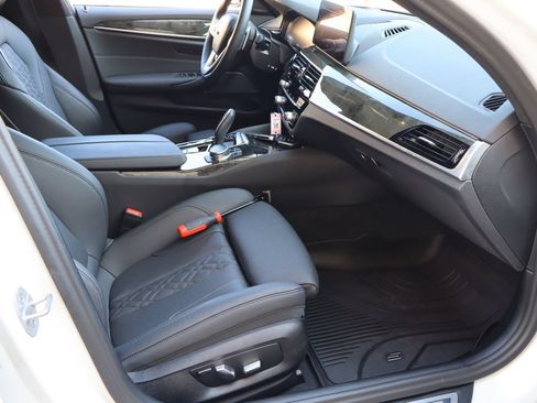 Used 2023 BMW 530i w/ Premium Package RWD image 16