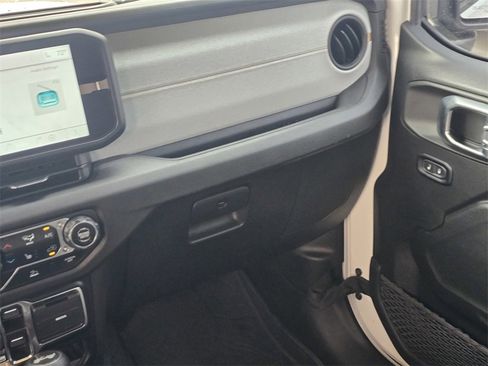 Used 2024 Jeep Wrangler Sport S image 17