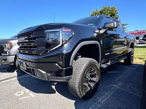 Used 2022 GMC Sierra 1500 Elevation w/ LPO, Elevation Black Package AWD/4WD image 2