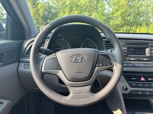 Used 2017 Hyundai Elantra SE FWD image 20