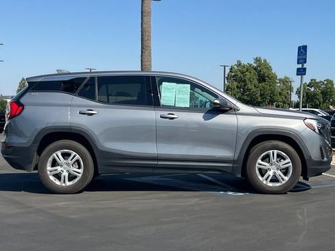 Used 2020 GMC Terrain SLE w/ LPO, Floor Liner Package AWD/4WD image 3