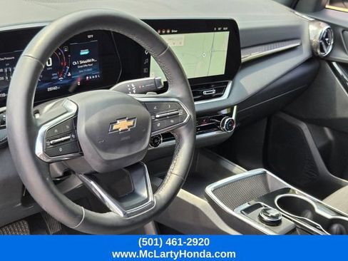 Used 2026 Chevrolet Equinox LT FWD image 9