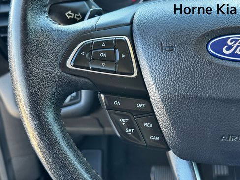 Used 2017 Ford Escape Titanium image 18