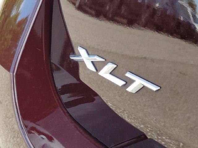 Used 2022 Ford Explorer XLT w/ Equipment Group 202A AWD/4WD image 34