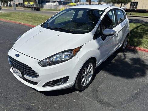 Used 2015 Ford Fiesta SE w/ Equipment Group 201A FWD image 7