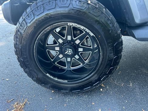 Used 2020 Jeep Wrangler Unlimited Sahara w/ LED Lighting Group AWD/4WD image 30