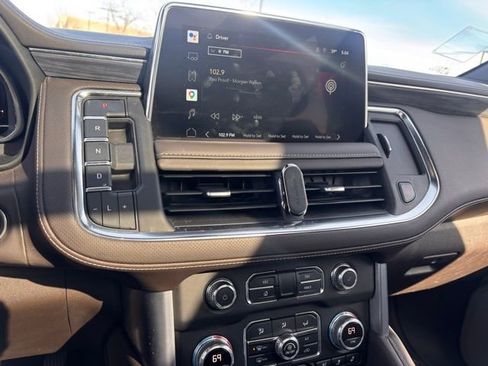 Used 2022 GMC Yukon SLT w/ SLT Luxury Package AWD/4WD image 11