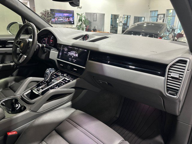 Used 2021 Porsche Cayenne AWD/4WD image 56