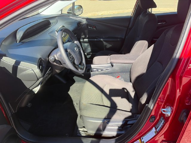 Used 2019 Toyota Prius LE AWD/4WD image 24