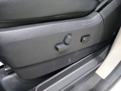 Used 2019 Dodge Grand Caravan SXT w/ Driver Convenience Group FWD image 12