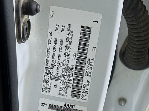 Used 2018 Toyota Tundra SR5 w/ SR5 Upgrade Package image 12