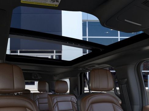 New 2025 Lincoln Navigator Reserve image 22