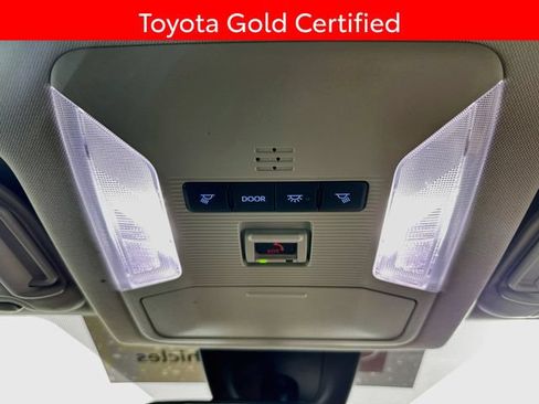 Certified 2022 Toyota RAV4 XLE AWD/4WD image 33