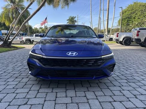 Used 2025 Hyundai Elantra SEL FWD image 19