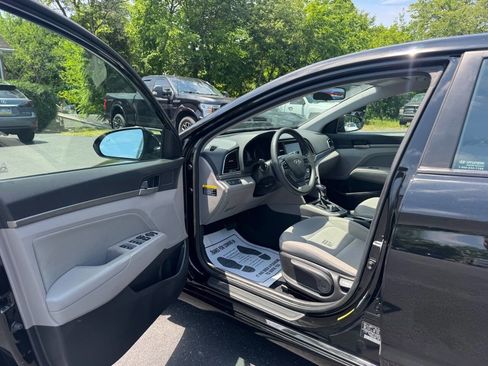 Used 2018 Hyundai Elantra SEL FWD image 8