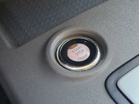 Used 2020 Nissan Frontier SV image 30